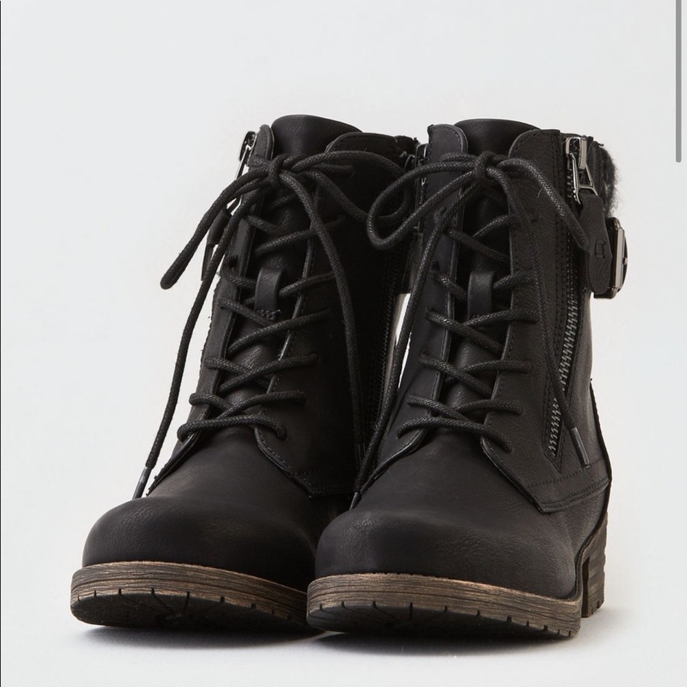 ISO: AMERICAN EAGLE CUFF LUG BOOT